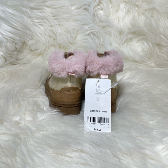 Brand new Carter's toddler snow boots! - Picture 3 of 4